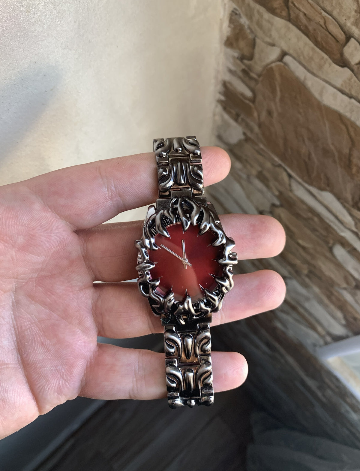 Red Vampire ساعة يد